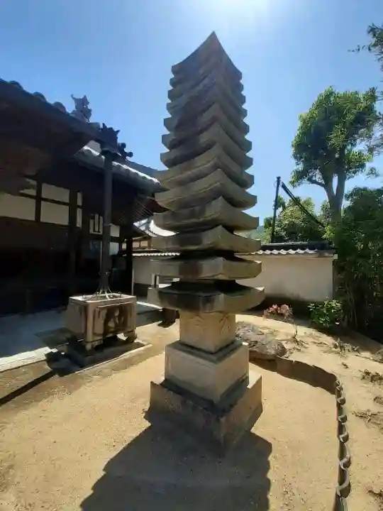 成願寺の{uncategorized: "未分類", other: "その他", undefined: "問題あり", building: "その他建物", grave: "お墓", sacred_gate: "鳥居", guardian: "狛犬", statue: "像", buddha: "仏像", history: "歴史", nature: "自然", garden: "庭園", animal: "動物", pagoda: "塔", temizu: "手水舎", mountain_gate: "山門・神門", sanctuary: "本殿・本堂", subordinate: "末社・摂社", art: "芸術", scenery: "景色", jizo: "地蔵", ema: "絵馬", goshuin: "御朱印", omikuji: "おみくじ", items: "授与品その他", amulet: "お守り", goshuincho: "御朱印帳", eats: "食事", festival: "お祭り", votive_dance: "神楽", shichigosan: "七五三参", wedding: "結婚式", experience: "体験その他", initially: "初詣", around: "周辺", anti_infection: "感染症対策"}