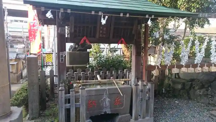 石川町諏訪神社の手水舎