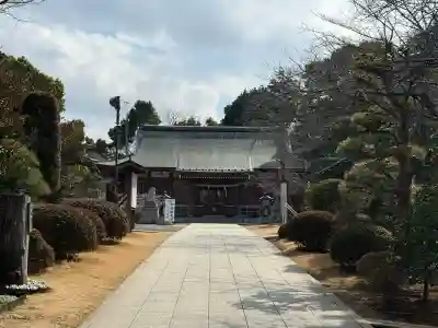 千勝神社の{uncategorized: "未分類", other: "その他", undefined: "問題あり", building: "その他建物", grave: "お墓", sacred_gate: "鳥居", guardian: "狛犬", statue: "像", buddha: "仏像", history: "歴史", nature: "自然", garden: "庭園", animal: "動物", pagoda: "塔", temizu: "手水舎", mountain_gate: "山門・神門", sanctuary: "本殿・本堂", subordinate: "末社・摂社", art: "芸術", scenery: "景色", jizo: "地蔵", ema: "絵馬", goshuin: "御朱印", omikuji: "おみくじ", items: "授与品その他", amulet: "お守り", goshuincho: "御朱印帳", eats: "食事", festival: "お祭り", votive_dance: "神楽", shichigosan: "七五三参", wedding: "結婚式", experience: "体験その他", initially: "初詣", around: "周辺", anti_infection: "感染症対策"}