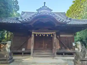 大岡白山神社の本殿・本堂
