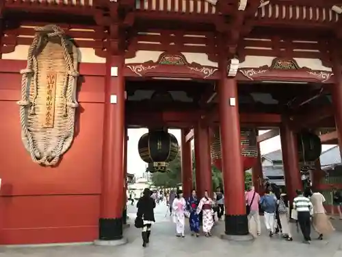 浅草寺の山門