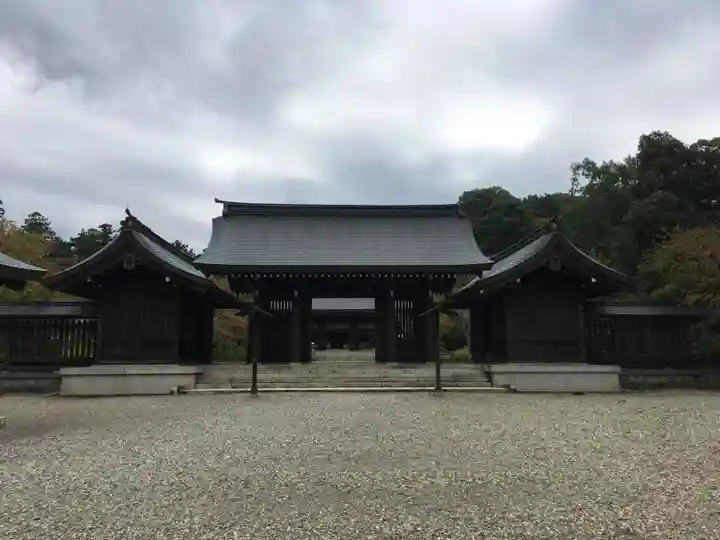 吉野神宮の山門・神門