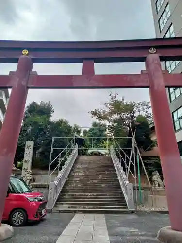 白金氷川神社の鳥居