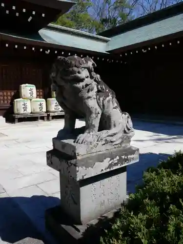 山梨縣護國神社の狛犬