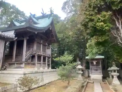 湊口神社の{uncategorized: "未分類", other: "その他", undefined: "問題あり", building: "その他建物", grave: "お墓", sacred_gate: "鳥居", guardian: "狛犬", statue: "像", buddha: "仏像", history: "歴史", nature: "自然", garden: "庭園", animal: "動物", pagoda: "塔", temizu: "手水舎", mountain_gate: "山門・神門", sanctuary: "本殿・本堂", subordinate: "末社・摂社", art: "芸術", scenery: "景色", jizo: "地蔵", ema: "絵馬", goshuin: "御朱印", omikuji: "おみくじ", items: "授与品その他", amulet: "お守り", goshuincho: "御朱印帳", eats: "食事", festival: "お祭り", votive_dance: "神楽", shichigosan: "七五三参", wedding: "結婚式", experience: "体験その他", initially: "初詣", around: "周辺", anti_infection: "感染症対策"}