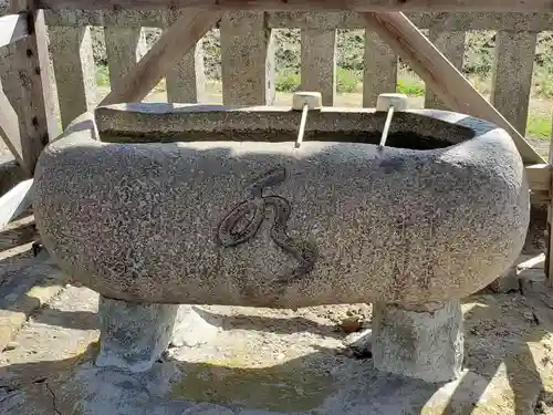 八幡神社の手水舎