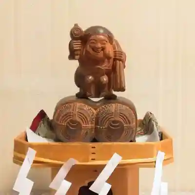 彌彦神社　(伊夜日子神社)の像