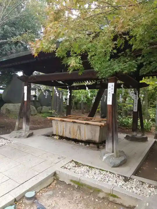 四柱神社の手水舎