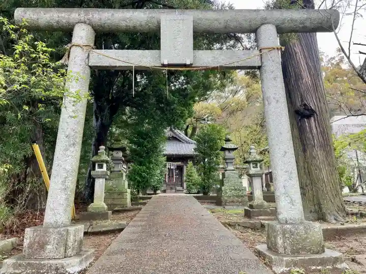 菅原神社の{uncategorized: "未分類", other: "その他", undefined: "問題あり", building: "その他建物", grave: "お墓", sacred_gate: "鳥居", guardian: "狛犬", statue: "像", buddha: "仏像", history: "歴史", nature: "自然", garden: "庭園", animal: "動物", pagoda: "塔", temizu: "手水舎", mountain_gate: "山門・神門", sanctuary: "本殿・本堂", subordinate: "末社・摂社", art: "芸術", scenery: "景色", jizo: "地蔵", ema: "絵馬", goshuin: "御朱印", omikuji: "おみくじ", items: "授与品その他", amulet: "お守り", goshuincho: "御朱印帳", eats: "食事", festival: "お祭り", votive_dance: "神楽", shichigosan: "七五三参", wedding: "結婚式", experience: "体験その他", initially: "初詣", around: "周辺", anti_infection: "感染症対策"}