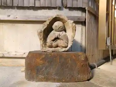 無量寺の{uncategorized: "未分類", other: "その他", undefined: "問題あり", building: "その他建物", grave: "お墓", sacred_gate: "鳥居", guardian: "狛犬", statue: "像", buddha: "仏像", history: "歴史", nature: "自然", garden: "庭園", animal: "動物", pagoda: "塔", temizu: "手水舎", mountain_gate: "山門・神門", sanctuary: "本殿・本堂", subordinate: "末社・摂社", art: "芸術", scenery: "景色", jizo: "地蔵", ema: "絵馬", goshuin: "御朱印", omikuji: "おみくじ", items: "授与品その他", amulet: "お守り", goshuincho: "御朱印帳", eats: "食事", festival: "お祭り", votive_dance: "神楽", shichigosan: "七五三参", wedding: "結婚式", experience: "体験その他", initially: "初詣", around: "周辺", anti_infection: "感染症対策"}