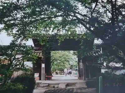 橘寺の山門・神門