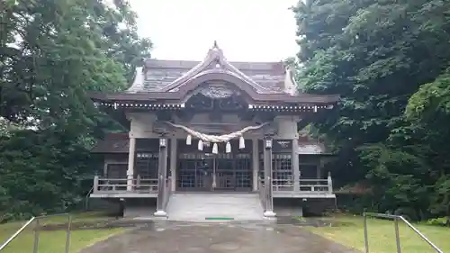 靜内神社の本殿