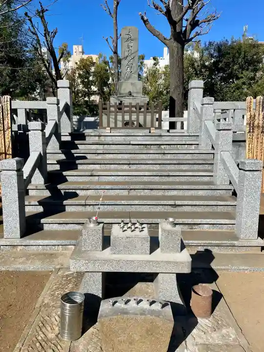 本立寺の{uncategorized: "未分類", other: "その他", undefined: "問題あり", building: "その他建物", grave: "お墓", sacred_gate: "鳥居", guardian: "狛犬", statue: "像", buddha: "仏像", history: "歴史", nature: "自然", garden: "庭園", animal: "動物", pagoda: "塔", temizu: "手水舎", mountain_gate: "山門・神門", sanctuary: "本殿・本堂", subordinate: "末社・摂社", art: "芸術", scenery: "景色", jizo: "地蔵", ema: "絵馬", goshuin: "御朱印", omikuji: "おみくじ", items: "授与品その他", amulet: "お守り", goshuincho: "御朱印帳", eats: "食事", festival: "お祭り", votive_dance: "神楽", shichigosan: "七五三参", wedding: "結婚式", experience: "体験その他", initially: "初詣", around: "周辺", anti_infection: "感染症対策"}