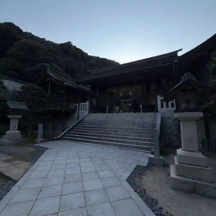 美保神社の{uncategorized: "未分類", other: "その他", undefined: "問題あり", building: "その他建物", grave: "お墓", sacred_gate: "鳥居", guardian: "狛犬", statue: "像", buddha: "仏像", history: "歴史", nature: "自然", garden: "庭園", animal: "動物", pagoda: "塔", temizu: "手水舎", mountain_gate: "山門・神門", sanctuary: "本殿・本堂", subordinate: "末社・摂社", art: "芸術", scenery: "景色", jizo: "地蔵", ema: "絵馬", goshuin: "御朱印", omikuji: "おみくじ", items: "授与品その他", amulet: "お守り", goshuincho: "御朱印帳", eats: "食事", festival: "お祭り", votive_dance: "神楽", shichigosan: "七五三参", wedding: "結婚式", experience: "体験その他", initially: "初詣", around: "周辺", anti_infection: "感染症対策"}