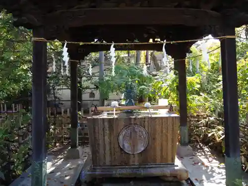 産千代稲荷神社の手水舎