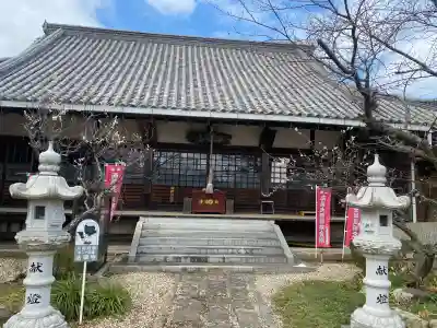 法華寺の{uncategorized: "未分類", other: "その他", undefined: "問題あり", building: "その他建物", grave: "お墓", sacred_gate: "鳥居", guardian: "狛犬", statue: "像", buddha: "仏像", history: "歴史", nature: "自然", garden: "庭園", animal: "動物", pagoda: "塔", temizu: "手水舎", mountain_gate: "山門・神門", sanctuary: "本殿・本堂", subordinate: "末社・摂社", art: "芸術", scenery: "景色", jizo: "地蔵", ema: "絵馬", goshuin: "御朱印", omikuji: "おみくじ", items: "授与品その他", amulet: "お守り", goshuincho: "御朱印帳", eats: "食事", festival: "お祭り", votive_dance: "神楽", shichigosan: "七五三参", wedding: "結婚式", experience: "体験その他", initially: "初詣", around: "周辺", anti_infection: "感染症対策"}