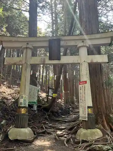 三峯神社奥宮(埼玉県)