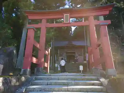 旦飯野神社の鳥居