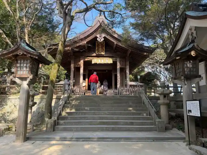 志賀海神社の{uncategorized: "未分類", other: "その他", undefined: "問題あり", building: "その他建物", grave: "お墓", sacred_gate: "鳥居", guardian: "狛犬", statue: "像", buddha: "仏像", history: "歴史", nature: "自然", garden: "庭園", animal: "動物", pagoda: "塔", temizu: "手水舎", mountain_gate: "山門・神門", sanctuary: "本殿・本堂", subordinate: "末社・摂社", art: "芸術", scenery: "景色", jizo: "地蔵", ema: "絵馬", goshuin: "御朱印", omikuji: "おみくじ", items: "授与品その他", amulet: "お守り", goshuincho: "御朱印帳", eats: "食事", festival: "お祭り", votive_dance: "神楽", shichigosan: "七五三参", wedding: "結婚式", experience: "体験その他", initially: "初詣", around: "周辺", anti_infection: "感染症対策"}