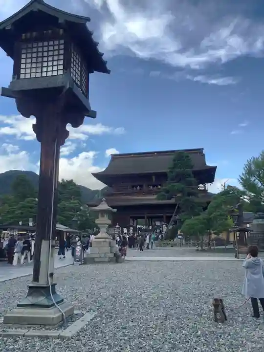 善光寺の山門・神門