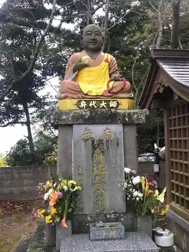 竹崎観世音寺の像