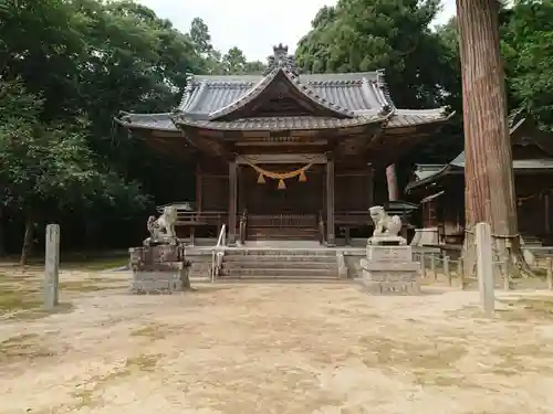 八幡宮の本殿・本堂