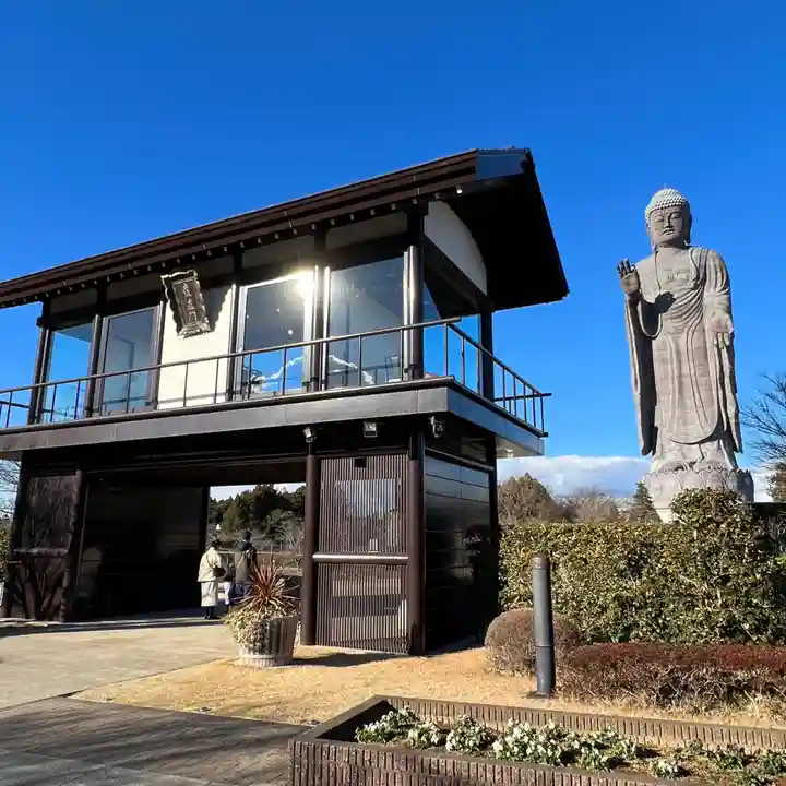 東本願寺本廟 牛久浄苑(牛久大仏)の山門・神門