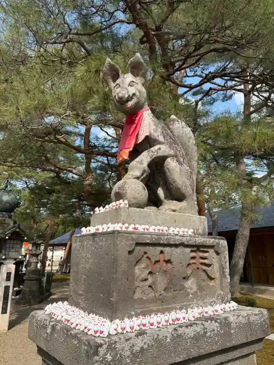 竹駒神社の{uncategorized: "未分類", other: "その他", undefined: "問題あり", building: "その他建物", grave: "お墓", sacred_gate: "鳥居", guardian: "狛犬", statue: "像", buddha: "仏像", history: "歴史", nature: "自然", garden: "庭園", animal: "動物", pagoda: "塔", temizu: "手水舎", mountain_gate: "山門・神門", sanctuary: "本殿・本堂", subordinate: "末社・摂社", art: "芸術", scenery: "景色", jizo: "地蔵", ema: "絵馬", goshuin: "御朱印", omikuji: "おみくじ", items: "授与品その他", amulet: "お守り", goshuincho: "御朱印帳", eats: "食事", festival: "お祭り", votive_dance: "神楽", shichigosan: "七五三参", wedding: "結婚式", experience: "体験その他", initially: "初詣", around: "周辺", anti_infection: "感染症対策"}