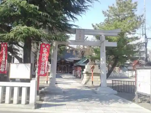 草加神社の鳥居