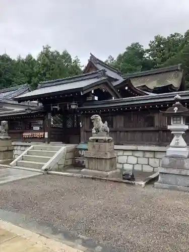 苗村神社の本殿