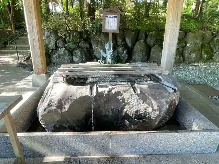 富士山東口本宮 冨士浅間神社の{uncategorized: "未分類", other: "その他", undefined: "問題あり", building: "その他建物", grave: "お墓", sacred_gate: "鳥居", guardian: "狛犬", statue: "像", buddha: "仏像", history: "歴史", nature: "自然", garden: "庭園", animal: "動物", pagoda: "塔", temizu: "手水舎", mountain_gate: "山門・神門", sanctuary: "本殿・本堂", subordinate: "末社・摂社", art: "芸術", scenery: "景色", jizo: "地蔵", ema: "絵馬", goshuin: "御朱印", omikuji: "おみくじ", items: "授与品その他", amulet: "お守り", goshuincho: "御朱印帳", eats: "食事", festival: "お祭り", votive_dance: "神楽", shichigosan: "七五三参", wedding: "結婚式", experience: "体験その他", initially: "初詣", around: "周辺", anti_infection: "感染症対策"}