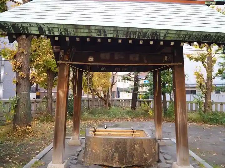 千束稲荷神社の手水舎