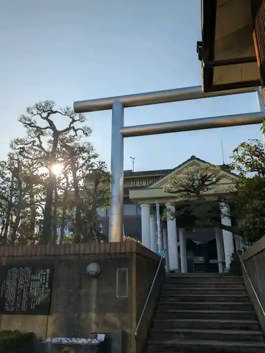 飛行神社の{uncategorized: "未分類", other: "その他", undefined: "問題あり", building: "その他建物", grave: "お墓", sacred_gate: "鳥居", guardian: "狛犬", statue: "像", buddha: "仏像", history: "歴史", nature: "自然", garden: "庭園", animal: "動物", pagoda: "塔", temizu: "手水舎", mountain_gate: "山門・神門", sanctuary: "本殿・本堂", subordinate: "末社・摂社", art: "芸術", scenery: "景色", jizo: "地蔵", ema: "絵馬", goshuin: "御朱印", omikuji: "おみくじ", items: "授与品その他", amulet: "お守り", goshuincho: "御朱印帳", eats: "食事", festival: "お祭り", votive_dance: "神楽", shichigosan: "七五三参", wedding: "結婚式", experience: "体験その他", initially: "初詣", around: "周辺", anti_infection: "感染症対策"}
