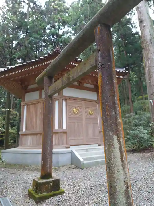 御岩神社のその他建物