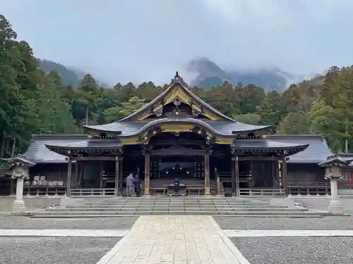 彌彦神社の本殿・本堂