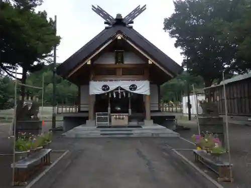 石山神社の本殿・本堂