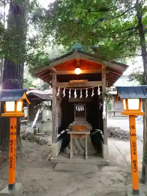 菅谷神社の{uncategorized: "未分類", other: "その他", undefined: "問題あり", building: "その他建物", grave: "お墓", sacred_gate: "鳥居", guardian: "狛犬", statue: "像", buddha: "仏像", history: "歴史", nature: "自然", garden: "庭園", animal: "動物", pagoda: "塔", temizu: "手水舎", mountain_gate: "山門・神門", sanctuary: "本殿・本堂", subordinate: "末社・摂社", art: "芸術", scenery: "景色", jizo: "地蔵", ema: "絵馬", goshuin: "御朱印", omikuji: "おみくじ", items: "授与品その他", amulet: "お守り", goshuincho: "御朱印帳", eats: "食事", festival: "お祭り", votive_dance: "神楽", shichigosan: "七五三参", wedding: "結婚式", experience: "体験その他", initially: "初詣", around: "周辺", anti_infection: "感染症対策"}