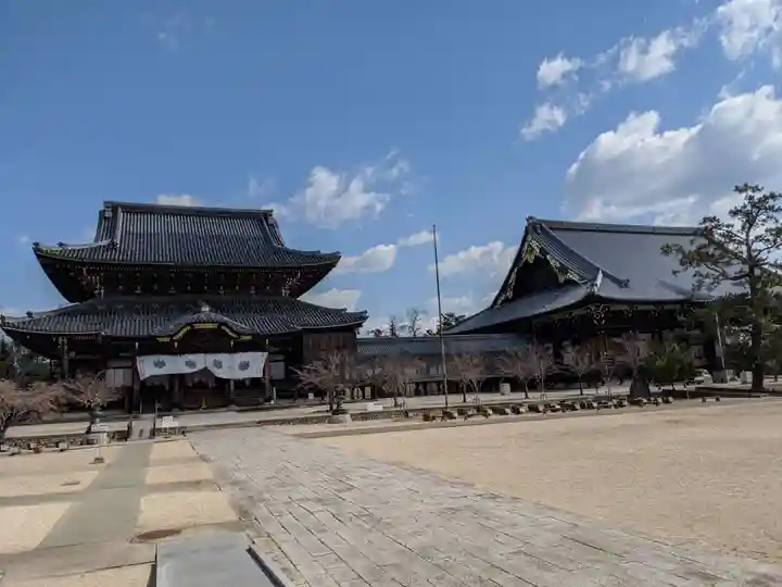 本山専修寺の本殿・本堂