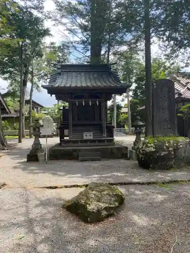 淺間神社（忍野八海）の末社・摂社