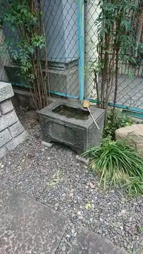 改代稲荷神社の手水舎