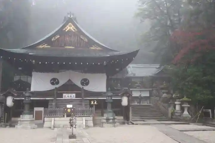 日牟禮八幡宮の本殿・本堂