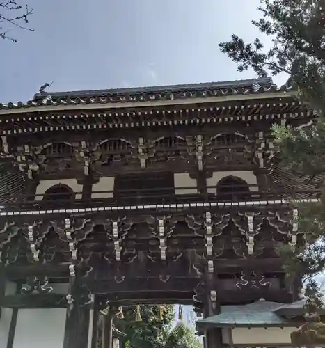 善峯寺の山門