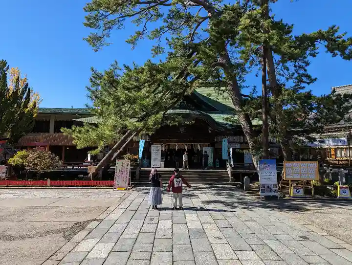 白山神社の本殿・本堂
