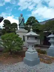 善住寺の像