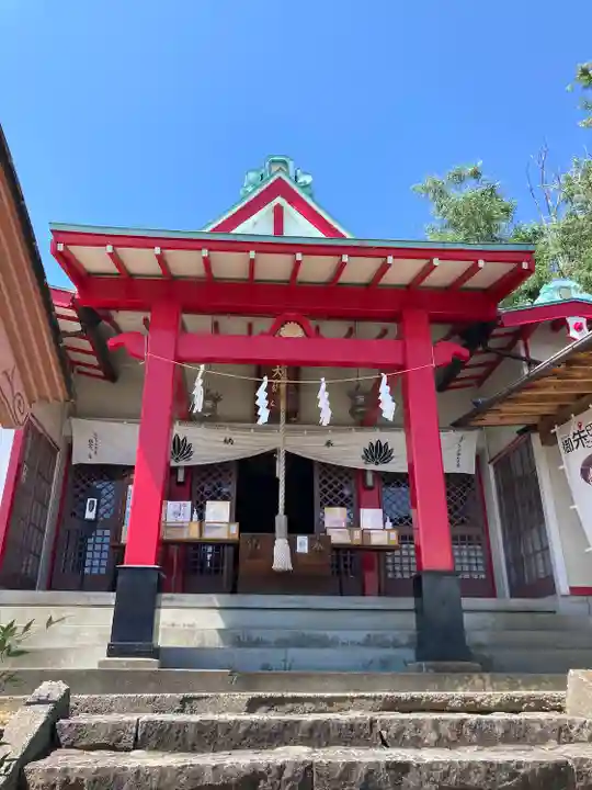 差出磯大嶽山神社 仕事と健康と厄よけの神さまの本殿・本堂