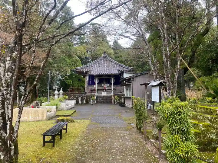 浄薬寺(楊枝薬師堂)の{uncategorized: "未分類", other: "その他", undefined: "問題あり", building: "その他建物", grave: "お墓", sacred_gate: "鳥居", guardian: "狛犬", statue: "像", buddha: "仏像", history: "歴史", nature: "自然", garden: "庭園", animal: "動物", pagoda: "塔", temizu: "手水舎", mountain_gate: "山門・神門", sanctuary: "本殿・本堂", subordinate: "末社・摂社", art: "芸術", scenery: "景色", jizo: "地蔵", ema: "絵馬", goshuin: "御朱印", omikuji: "おみくじ", items: "授与品その他", amulet: "お守り", goshuincho: "御朱印帳", eats: "食事", festival: "お祭り", votive_dance: "神楽", shichigosan: "七五三参", wedding: "結婚式", experience: "体験その他", initially: "初詣", around: "周辺", anti_infection: "感染症対策"}