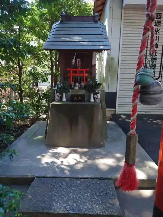 西堀氷川神社の末社・摂社