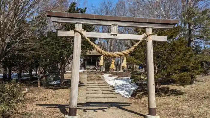 旧信濃神社の鳥居