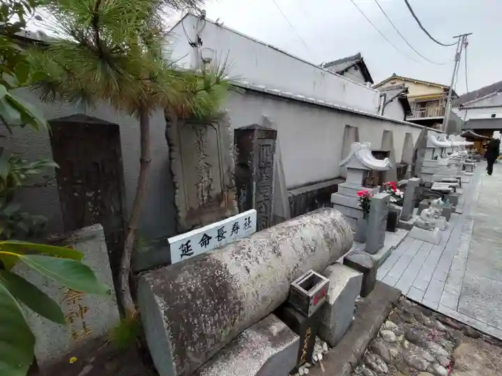 甲斐奈神社の末社・摂社