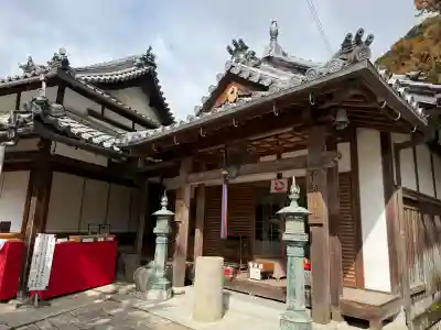 円生院の{uncategorized: "未分類", other: "その他", undefined: "問題あり", building: "その他建物", grave: "お墓", sacred_gate: "鳥居", guardian: "狛犬", statue: "像", buddha: "仏像", history: "歴史", nature: "自然", garden: "庭園", animal: "動物", pagoda: "塔", temizu: "手水舎", mountain_gate: "山門・神門", sanctuary: "本殿・本堂", subordinate: "末社・摂社", art: "芸術", scenery: "景色", jizo: "地蔵", ema: "絵馬", goshuin: "御朱印", omikuji: "おみくじ", items: "授与品その他", amulet: "お守り", goshuincho: "御朱印帳", eats: "食事", festival: "お祭り", votive_dance: "神楽", shichigosan: "七五三参", wedding: "結婚式", experience: "体験その他", initially: "初詣", around: "周辺", anti_infection: "感染症対策"}